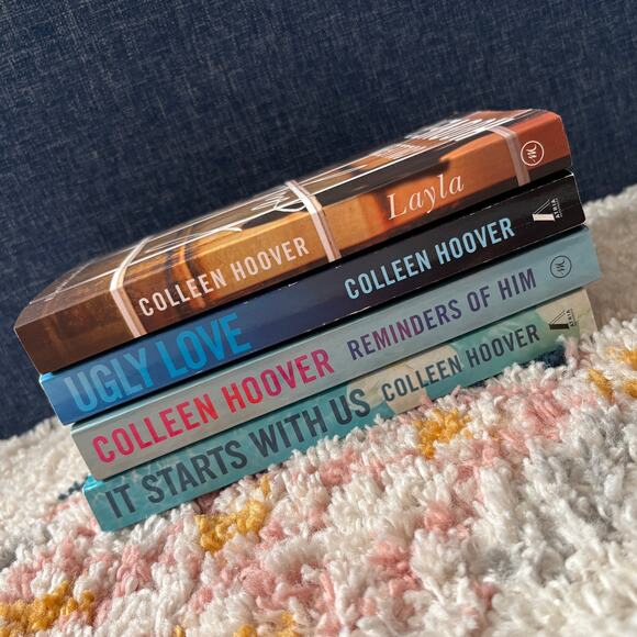 Colleen Hoover Book Bundle - Picture 1 of 8